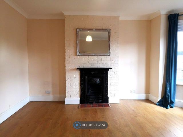 Apartment for rent in Shirley Park, City Of Southampton