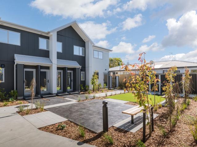 Townhouse for rent in Merivale, Canterbury