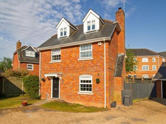 House for sale in Fleet, Hart