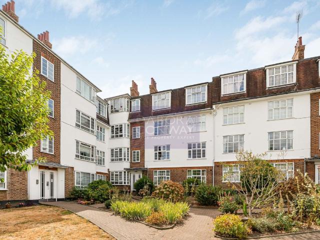 Apartment for rent in Winchmore Hill, Greater London