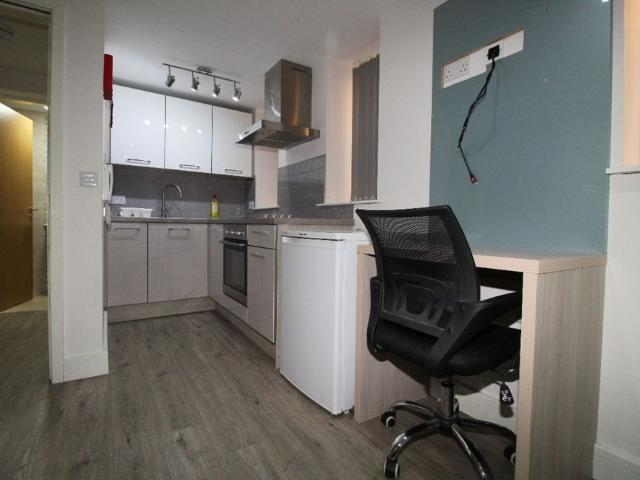 Studio for rent in Avenham, Higher Bartle
