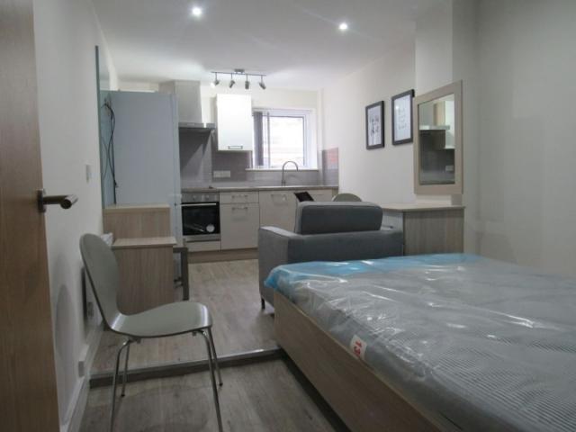 Studio for rent in Avenham, Higher Bartle
