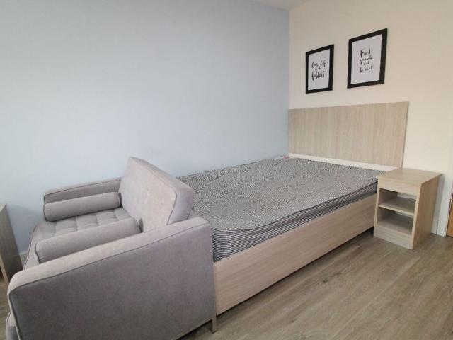 Studio for rent in Avenham, Higher Bartle