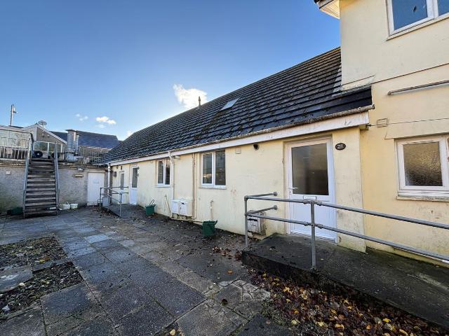 Apartment for rent in Tir-y-dail, Ammanford