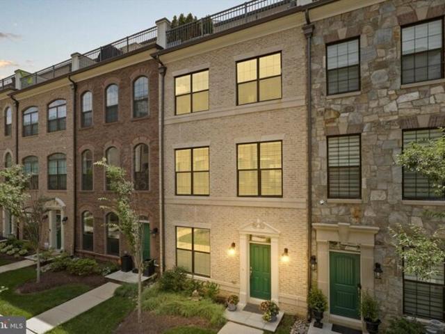 Condo for sale in Oxon Hill