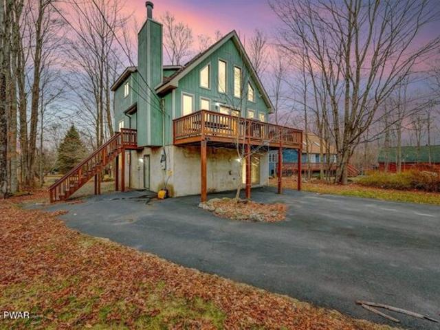 House for sale in Lake Ariel