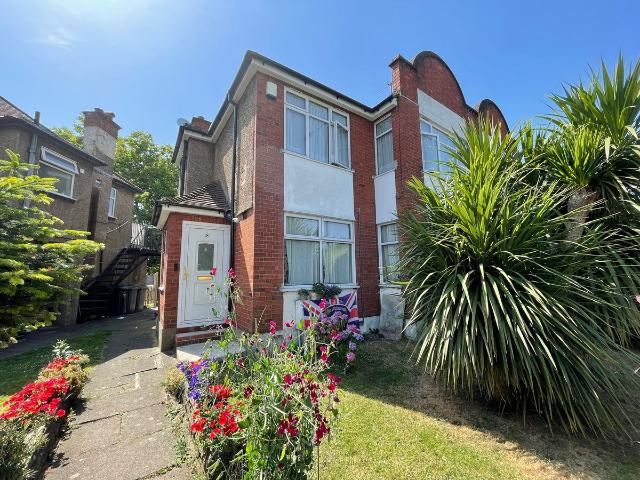 House for rent in Windermere Court, Greater London