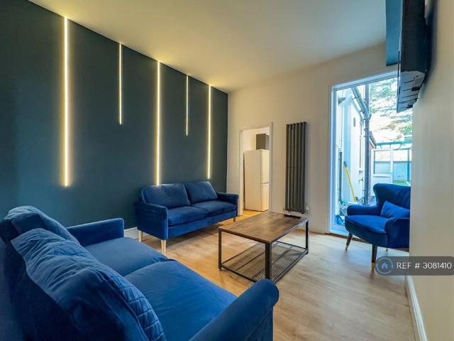 House for rent in Bede Island, Leicester