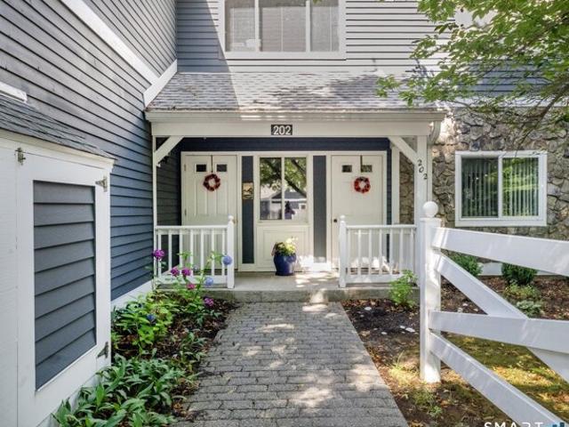 Condo for sale in Monroe, Connecticut