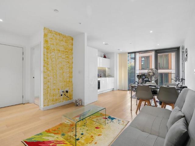 House for rent in Royal Wharf, Greater London