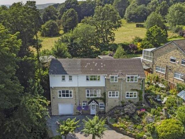 House for sale in Halifax, West Yorkshire