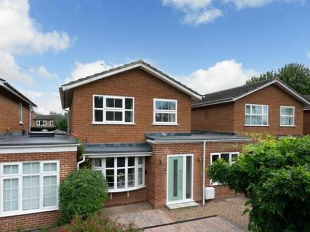 House for sale in Batchworth, Hertfordshire