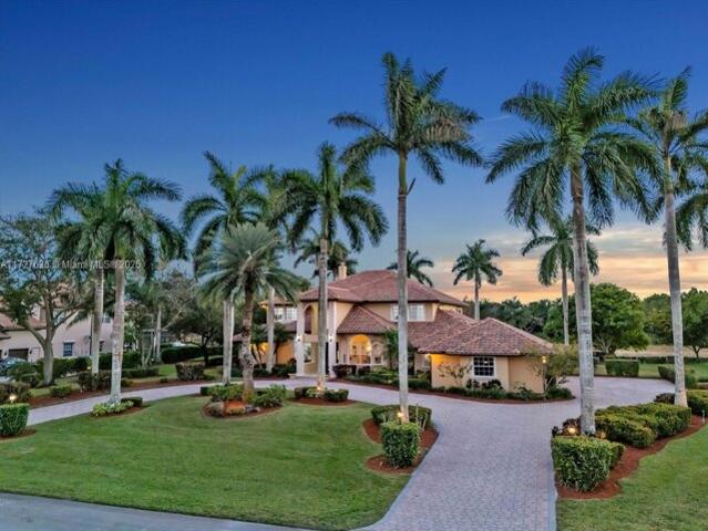 House for sale in Weston