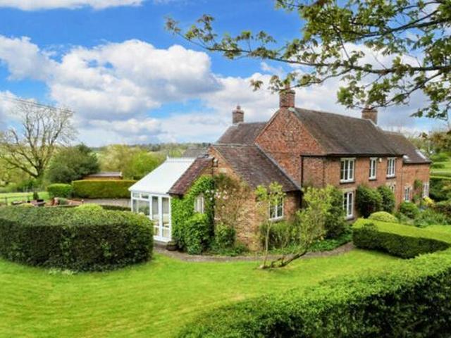 House for sale in Froggatt, East Midlands