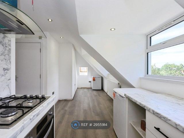 Apartment for rent in Ewell, Surrey
