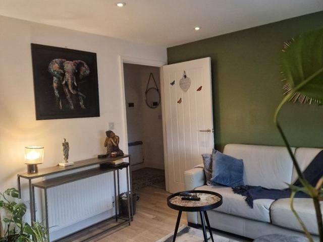 Apartment for rent in London Borough of Ealing, Hanwell