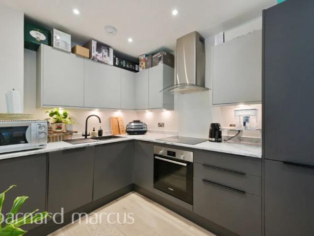 Apartment for rent in London Borough of Ealing, Hanwell