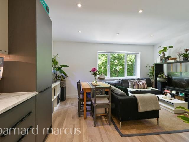 Apartment for rent in London Borough of Ealing, Hanwell