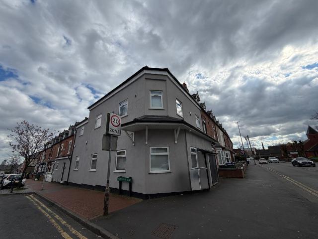 Studio for rent in West Midlands