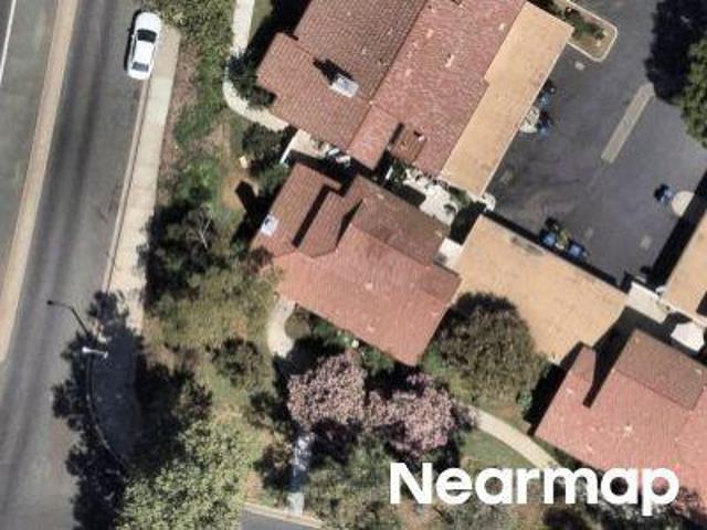 Townhouse for sale in Oak Park, California