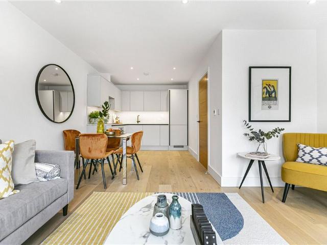 Apartment for rent in London Borough of Ealing, Hanwell