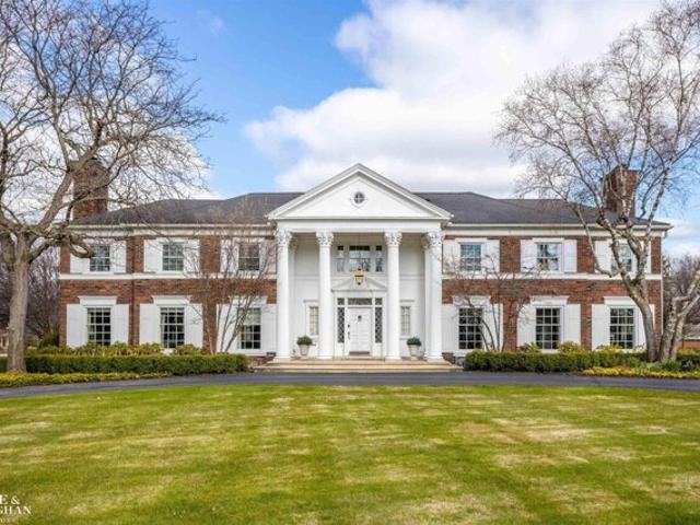 House for sale in Grosse Pointe