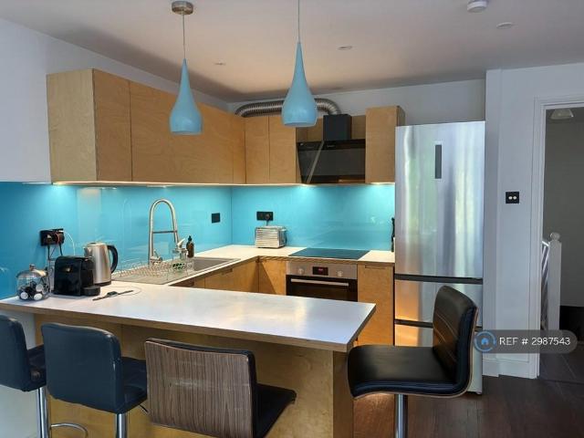 Apartment for rent in Norbiton, Greater London
