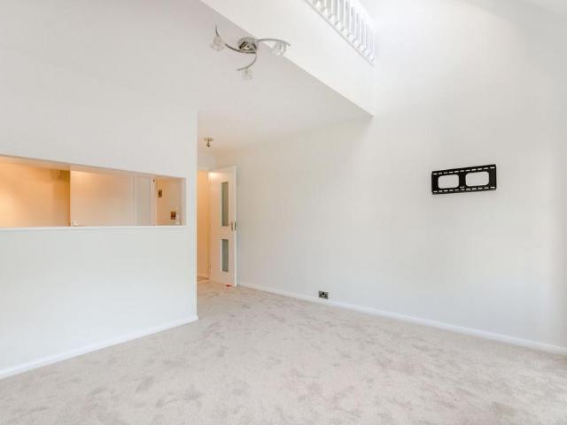 Apartment for rent in Norbiton, Greater London