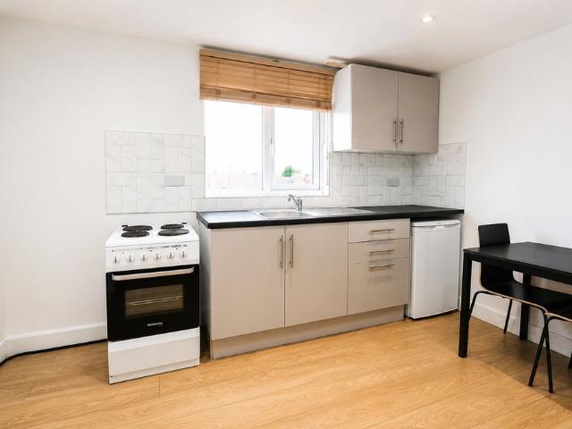 Apartment for rent in Edmonton, Greater London