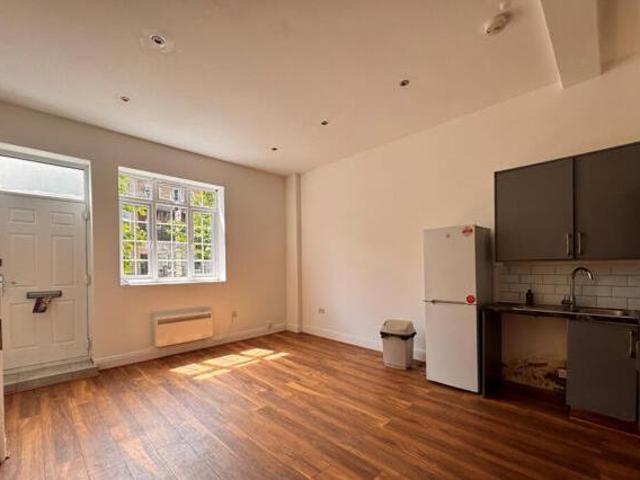 House for rent in Brentford, Greater London