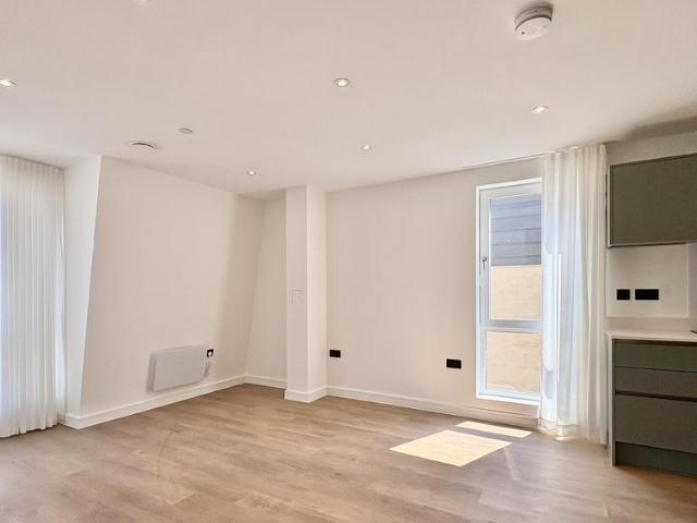 Apartment for rent in East Twerton, Dulcote