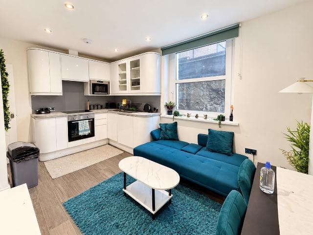 Apartment for rent in Round Hill, Brighton