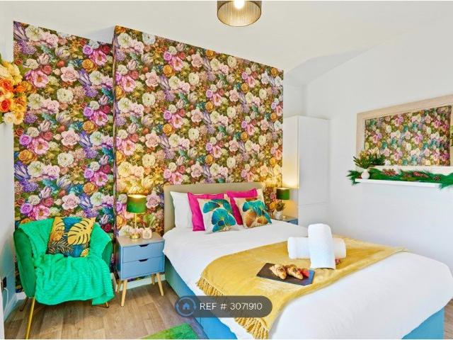 Apartment for rent in Round Hill, Brighton
