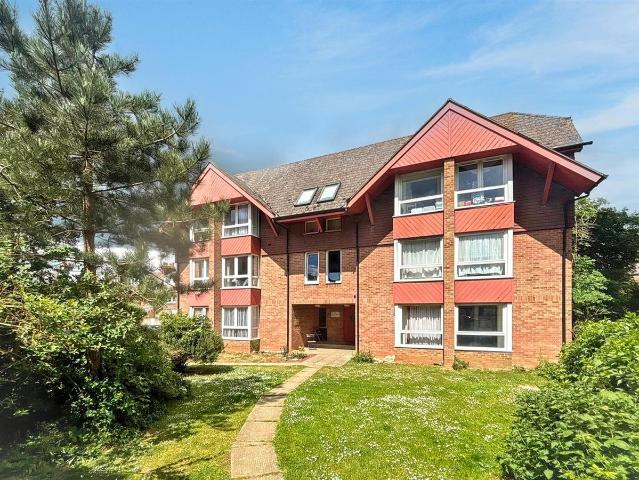 Studio for rent in Roselands, Eastbourne