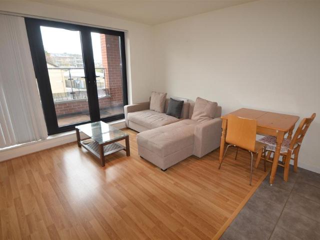 Studio for rent in Old Ford, Bow