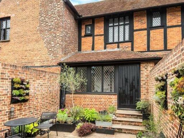 House for sale in Beaconsfield Old Town, Beaconsfield