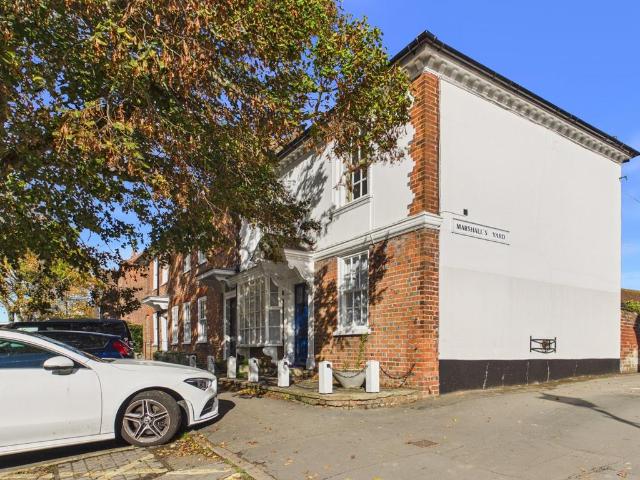 House for rent in Beaconsfield Old Town, Beaconsfield