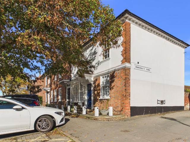 House for rent in Beaconsfield Old Town, Beaconsfield