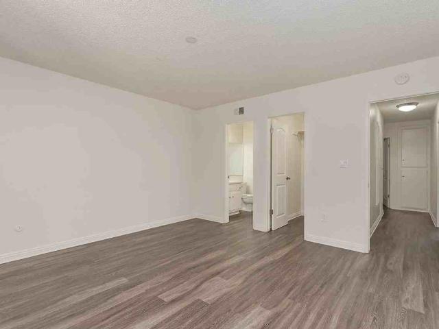 Apartment for rent in Tustin, California