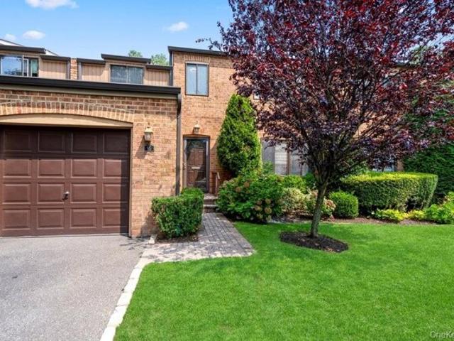 Condo for sale in New Hyde Park
