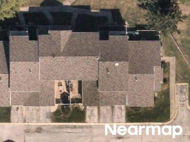 Townhouse for sale in Country Club Hills