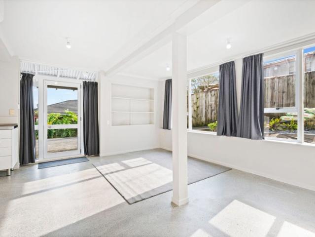 Apartment for rent in Paremoremo, Oroua County