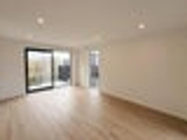 Townhouse for rent in Windsor Park, Upper Harbour