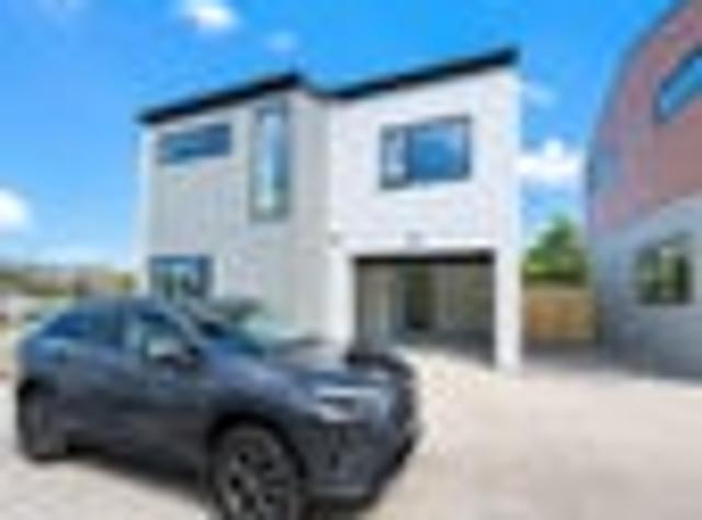 House for rent in Paremoremo, Oroua County