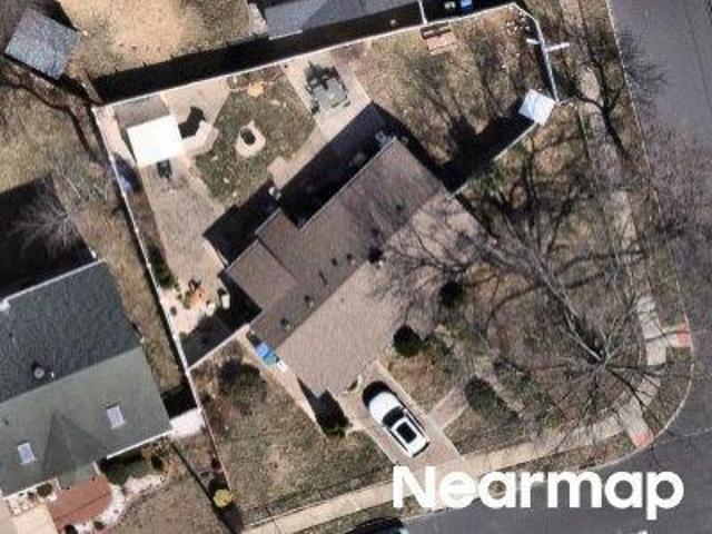 House for sale in Edison