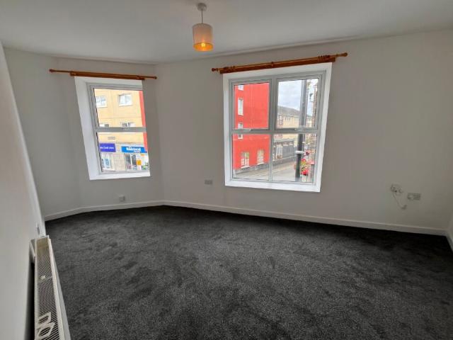 Apartment for rent in Cimla, Neath