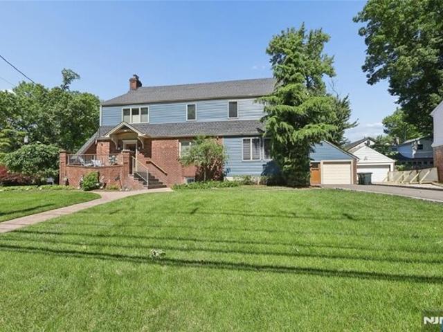 House for sale in Teaneck, New Jersey