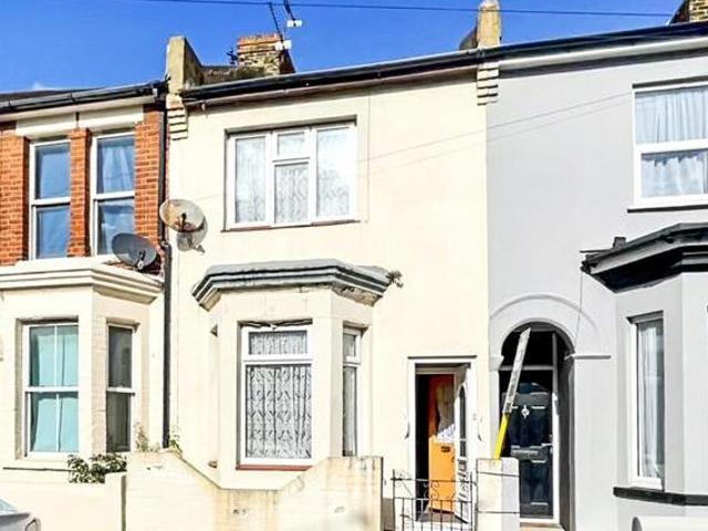 House for sale in Brompton, Gillingham