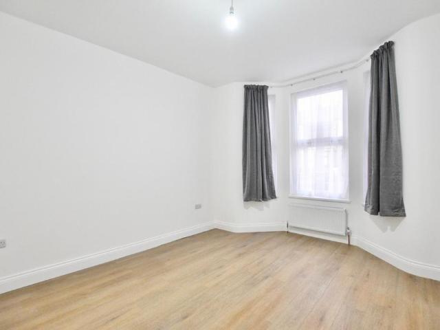 House for rent in Loxford, Seven Kings