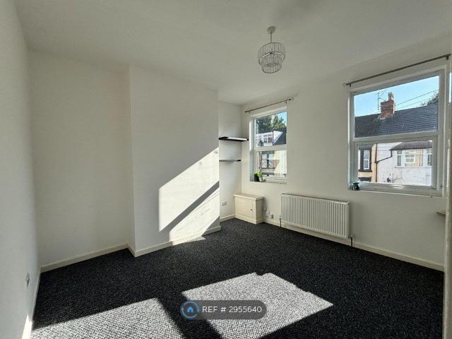 Apartment for rent in Calderstones